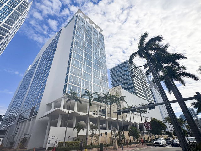 Carillon Central Tower  photo 2